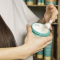 Maschera MOEA all'acido ialuronico
